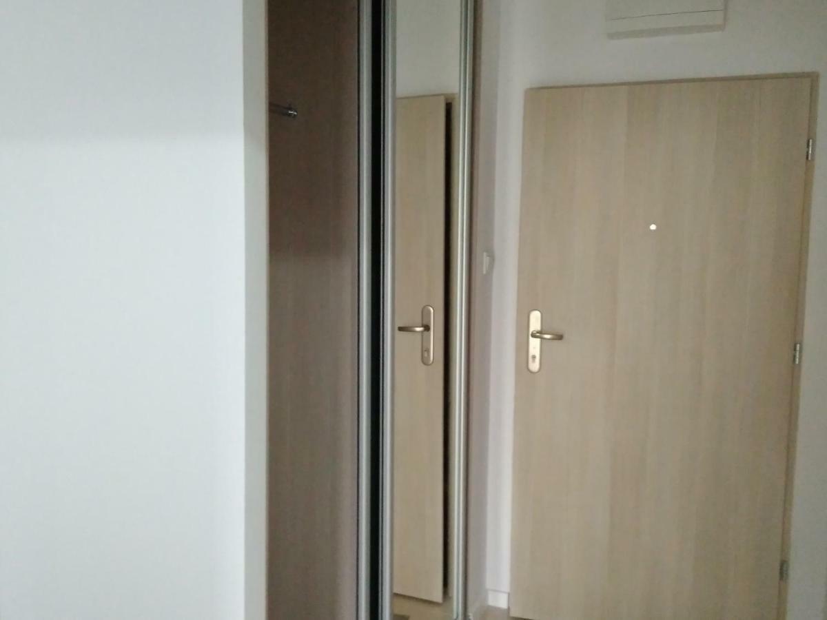 Manufaktura Apartamento Varsóvia Exterior foto